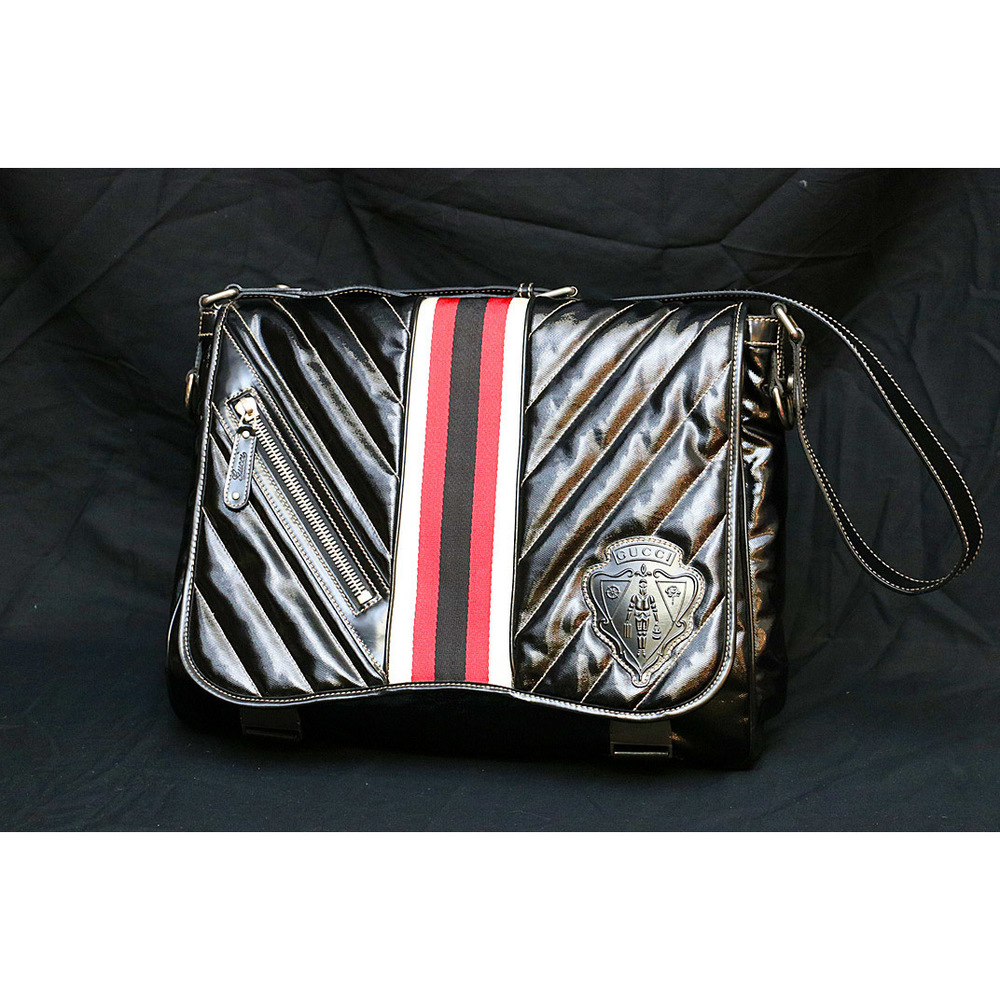 Gucci Patent Messenger Bag Black